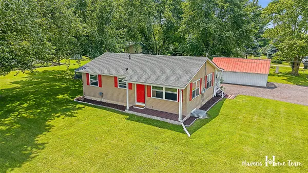 25 W Tupper Lake, Lake Odessa, MI 48849
