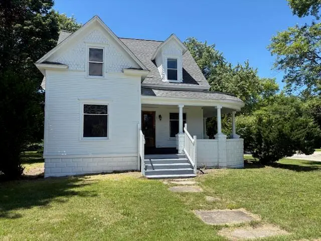 504 S Center, Hartford, MI 49057 - #2