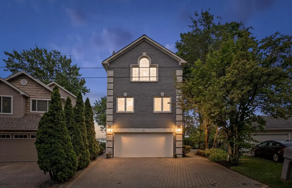 4691 Mapleview, West Bloomfield, MI 48324 - #1