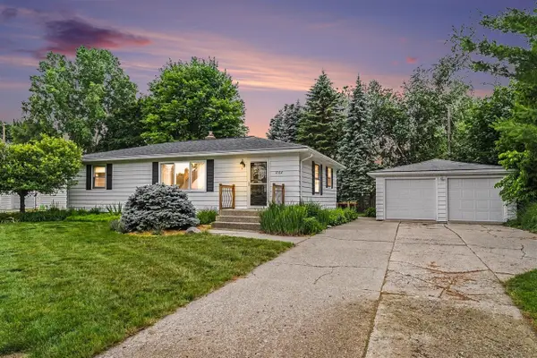 2162 Finsbury, Grand Rapids, MI 49504