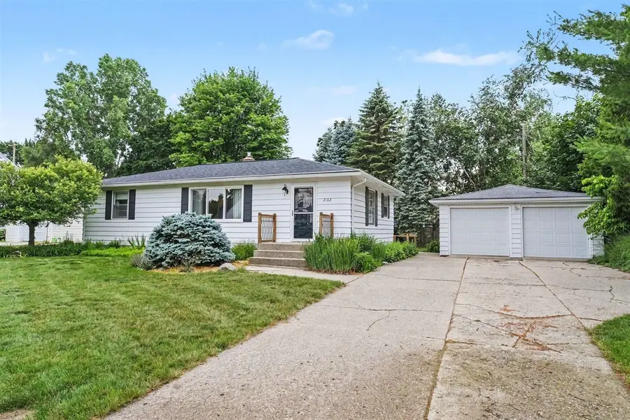 2162 Finsbury, Grand Rapids, MI 49504 - #2
