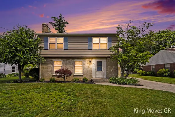 1821 Eastbrook, Grand Rapids, MI 49508