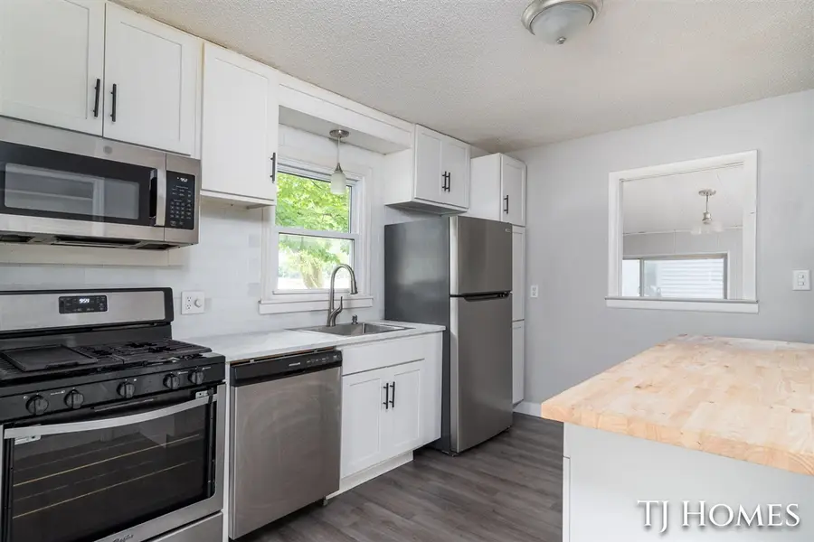1030 Calvin, Muskegon, MI 49442 - #3