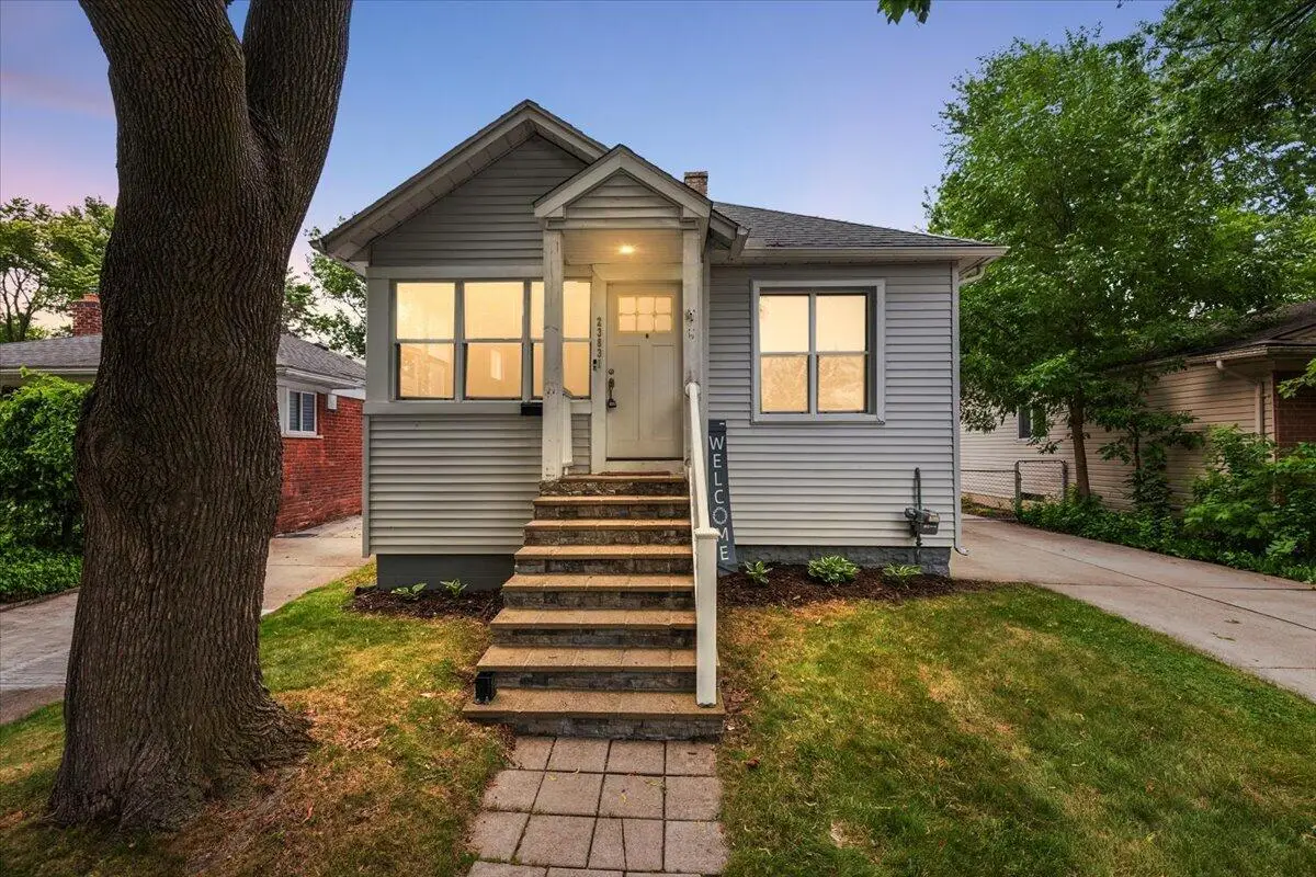 23831 Deziel, Saint Clair Shores, MI 48082 - #1