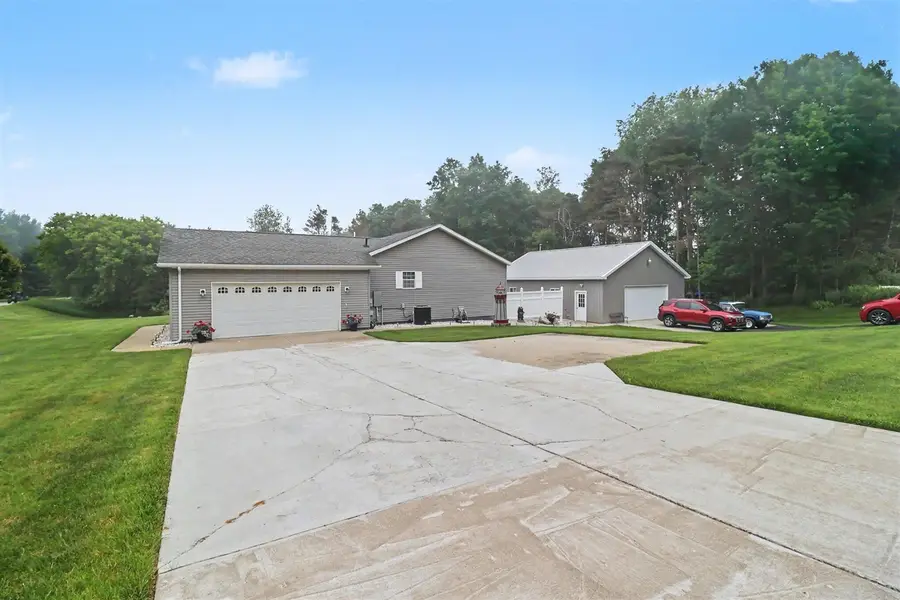 986 W Fox Farm, Manistee, MI 49660 - #3