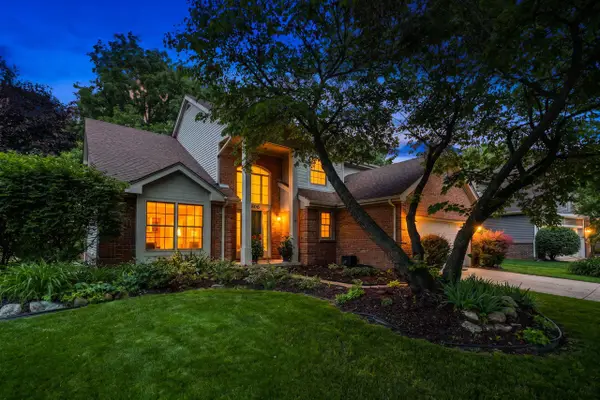 42806 Brookstone, Novi, MI 48377