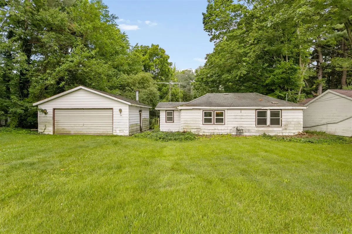 69408 Elkhart, Edwardsburg, MI 49112 - #1