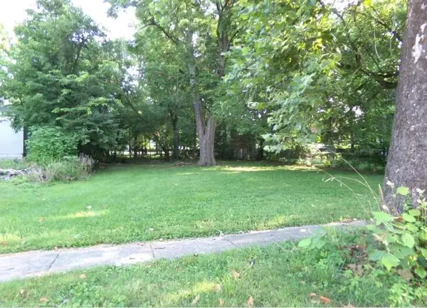 V/L Elm, Paw Paw, MI 49079