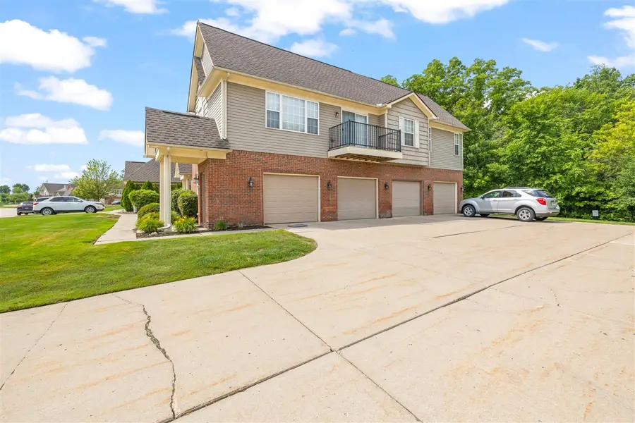 27333 Hidden Oaks, Trenton, MI 48183 - #3