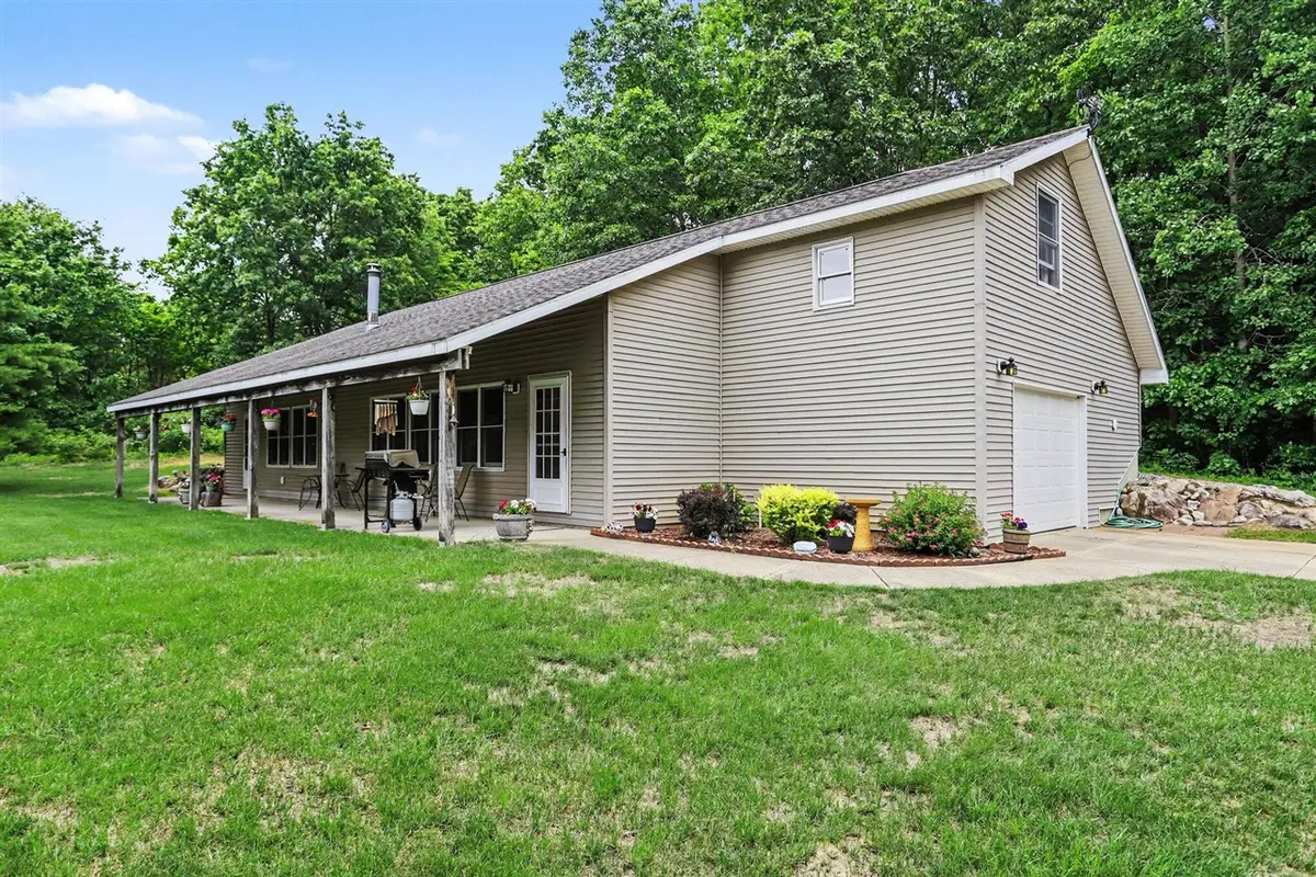 21641 Pine Lake, Pennfield, MI 49014 - #1