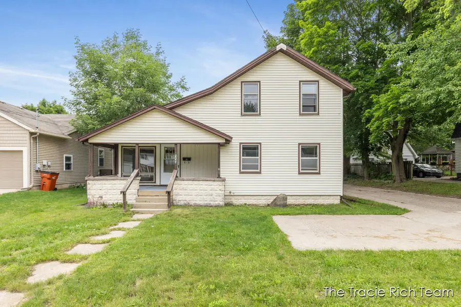 227 E Division, Rockford, MI 49341 - #2