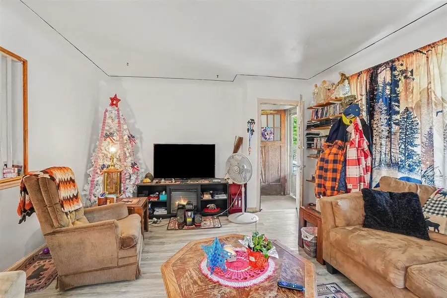 41 E 14th, Holland, MI 49423 - #3