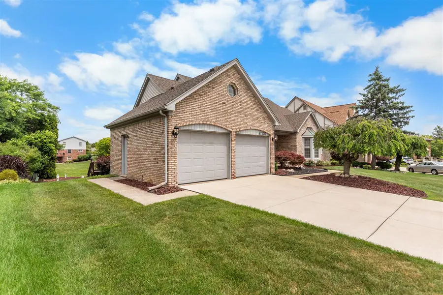 37120 Turnburry, Livonia, MI 48152 - #3
