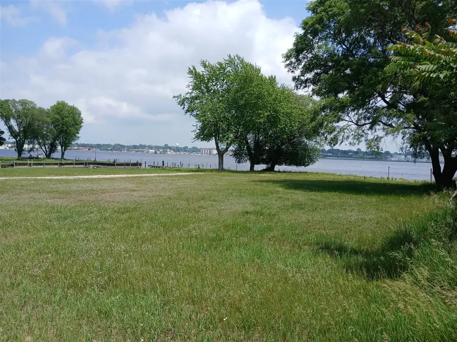 846 S Lakeshore, Ludington, MI 49431 - #2