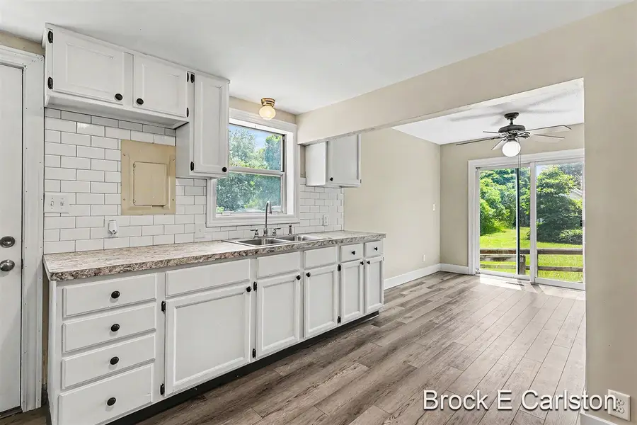 643 E Sternberg, Norton Shores, MI 49441 - #2