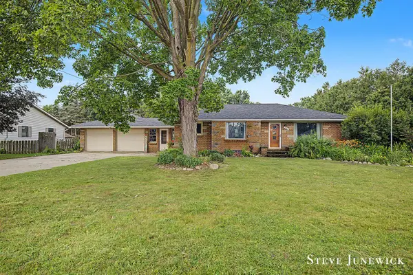8261 Cottonwood, Jenison, MI 49428
