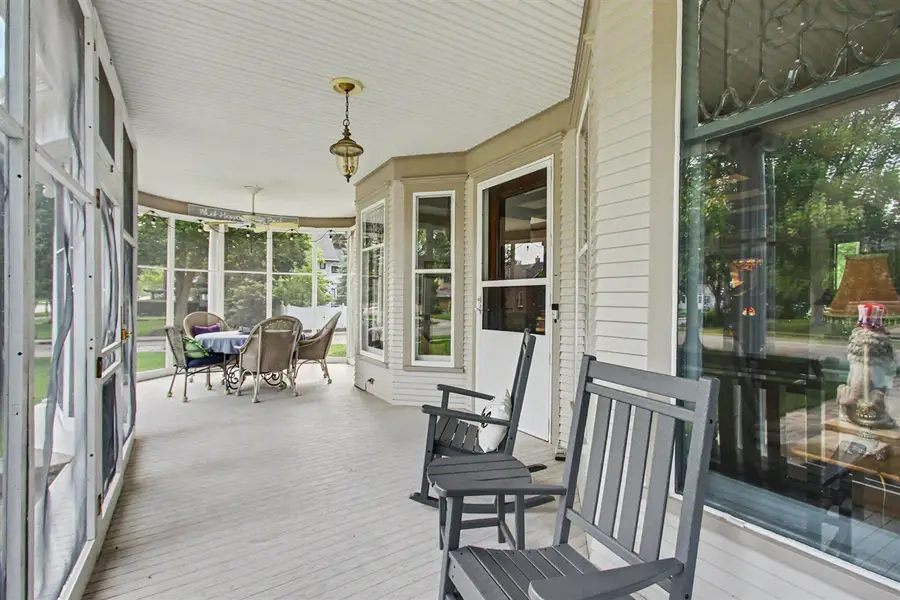 360 E Central, Zeeland, MI 49464 - #2