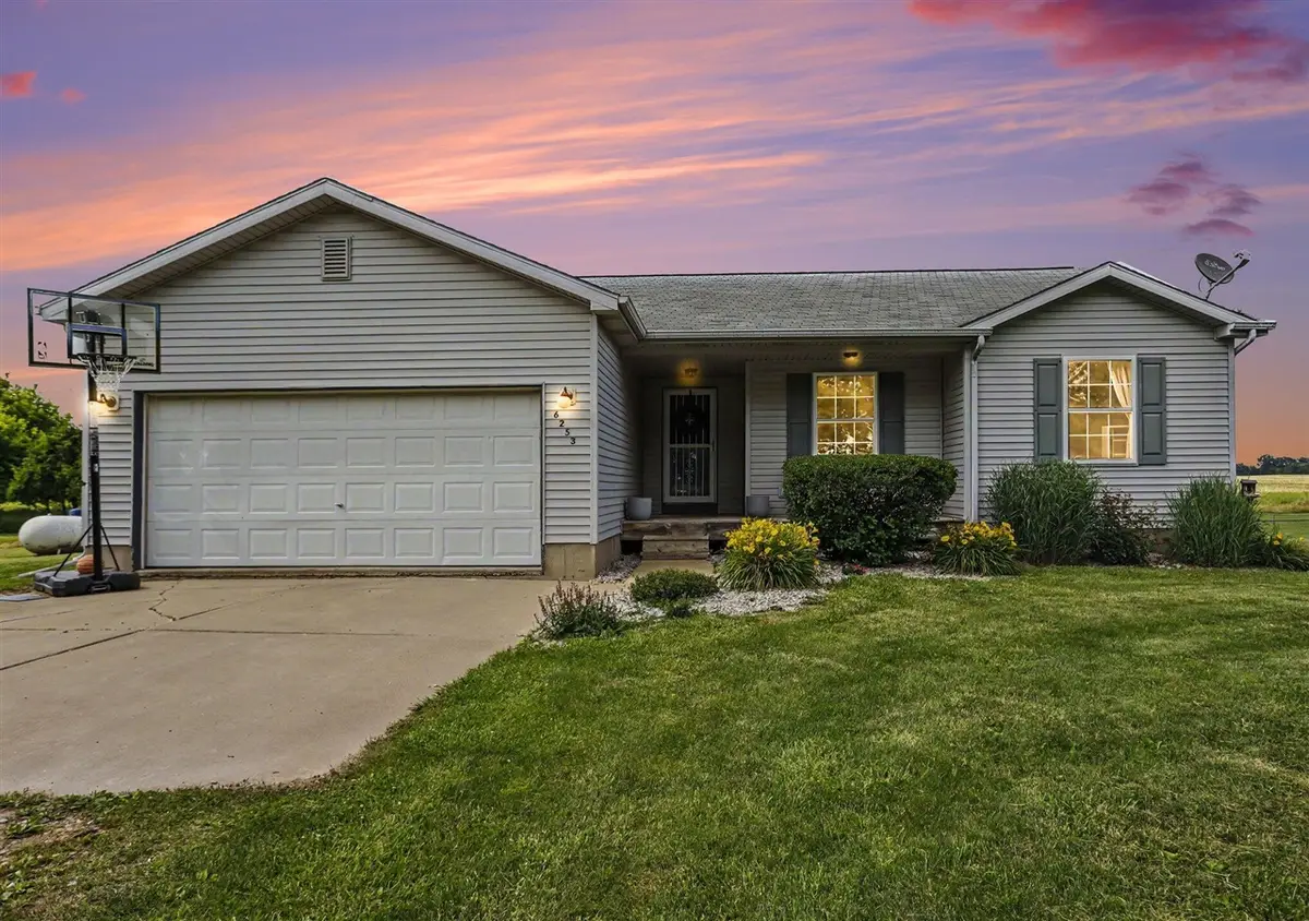 6253 Mills, Eaton Rapids, MI 48827 - #1