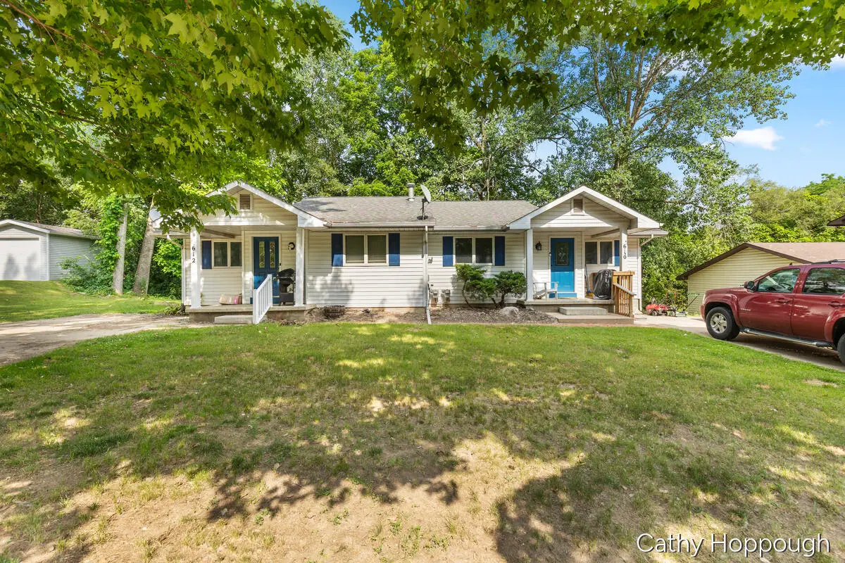 610-612 N Dexter, Ionia, MI 48846 - #1