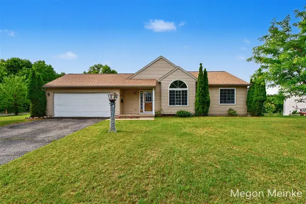 105 Pineview, Belding, MI 48809