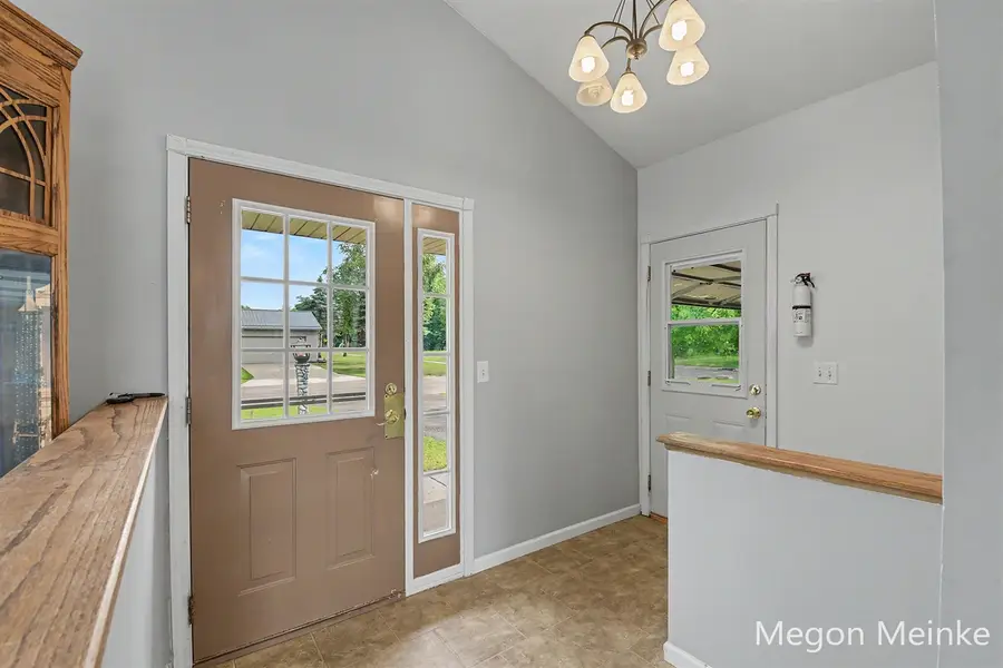 105 Pineview, Belding, MI 48809 - #3