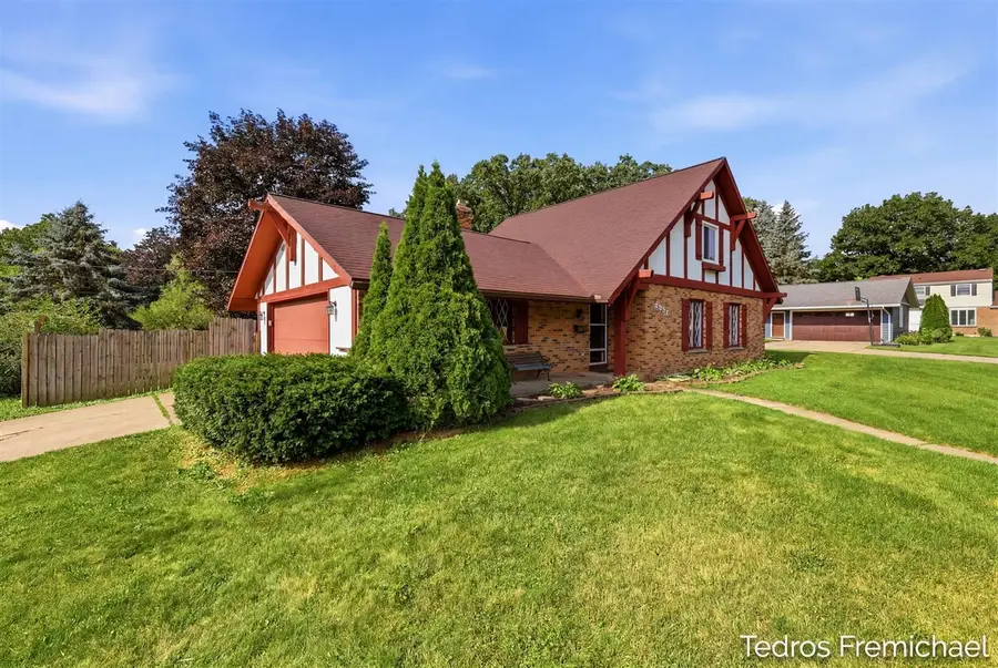 2423 Ridgefield, Portage, MI 49024 - #2