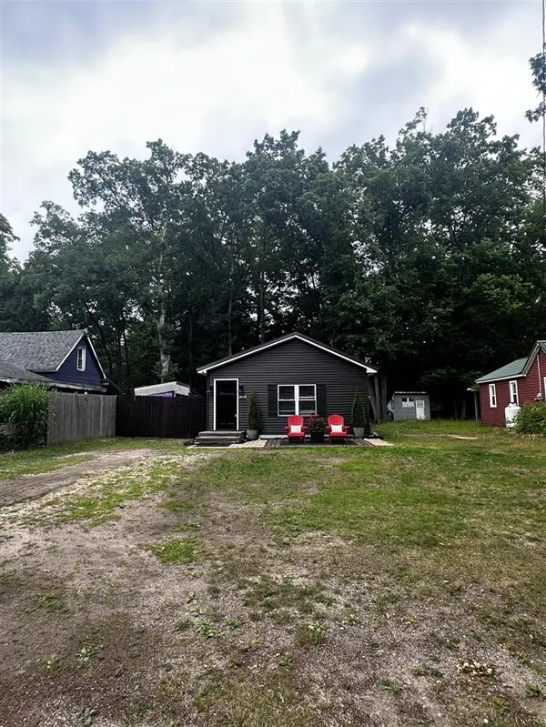 16928 6th, Wellston, MI 49689