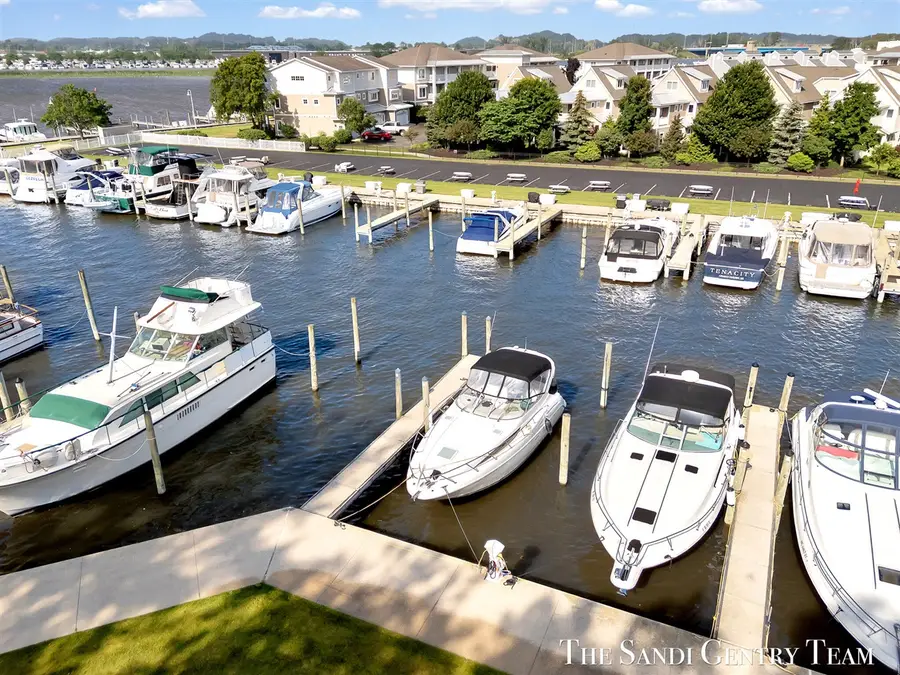 910 W Savidge, Spring Lake, MI 49456 - #3