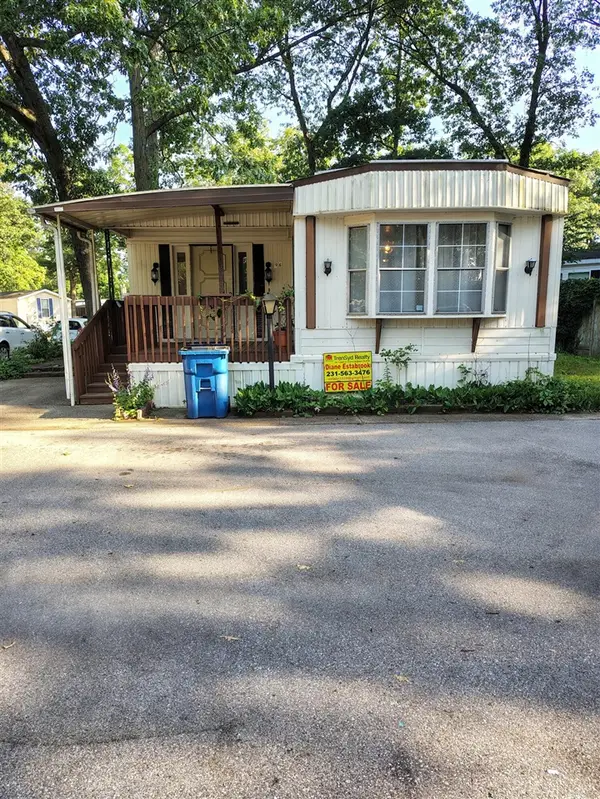 2701 Huizenga #96, Norton Shores, MI 49444