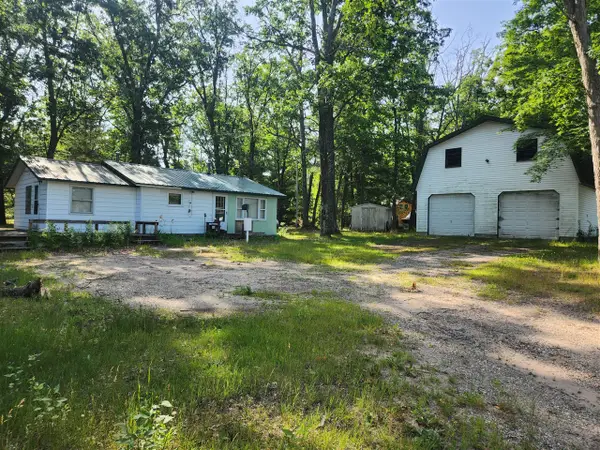 2318 W 14 Mile, Bitely, MI 49309