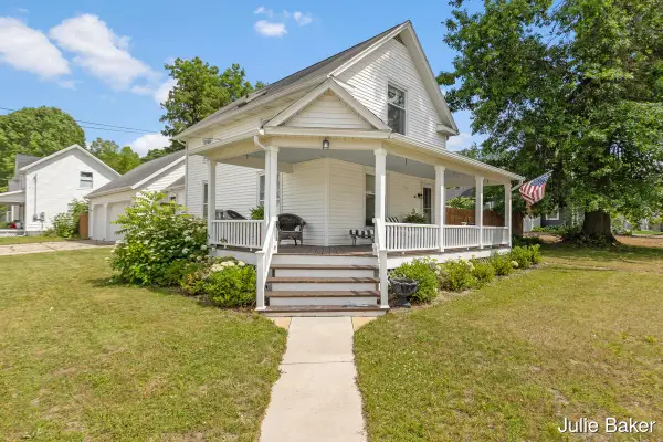 40 S Monroe, Rockford, MI 49341