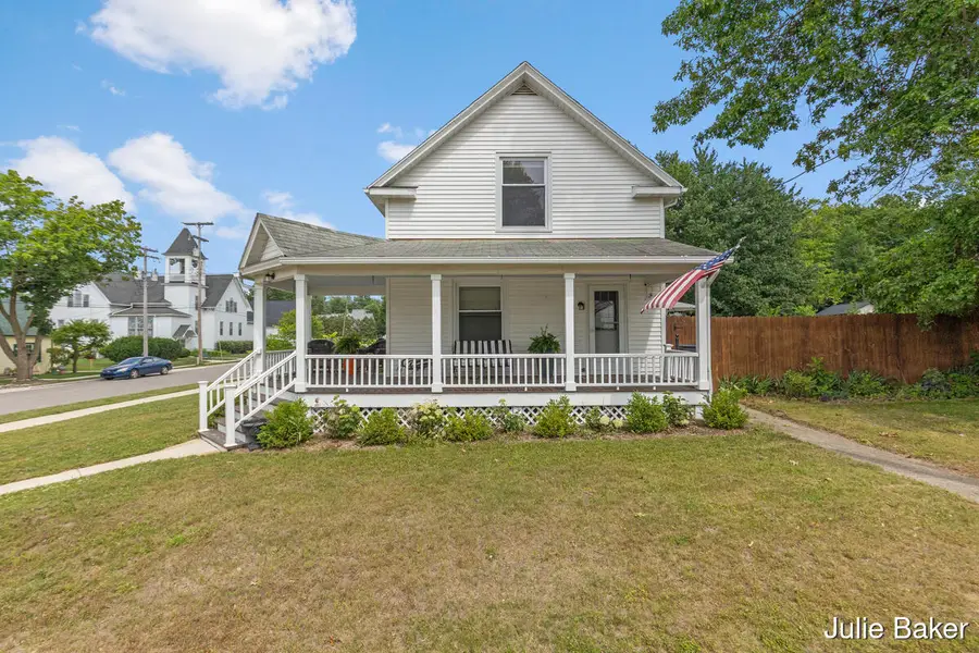 40 S Monroe, Rockford, MI 49341 - #2