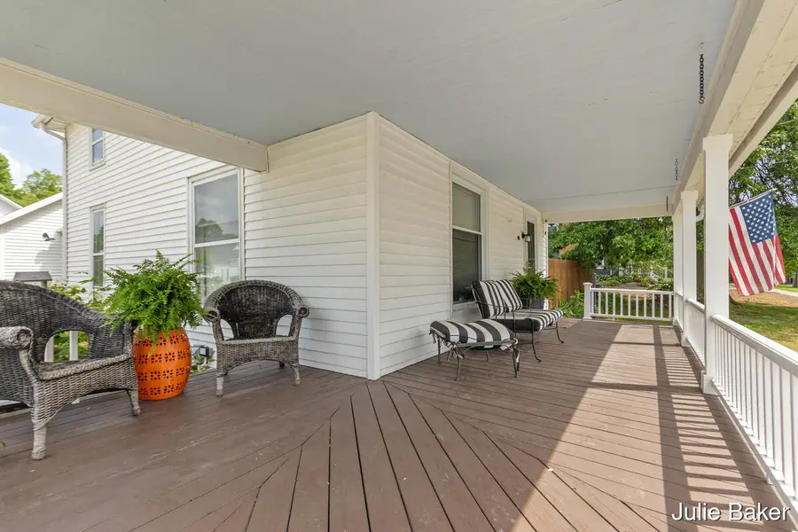 40 S Monroe, Rockford, MI 49341 - #3