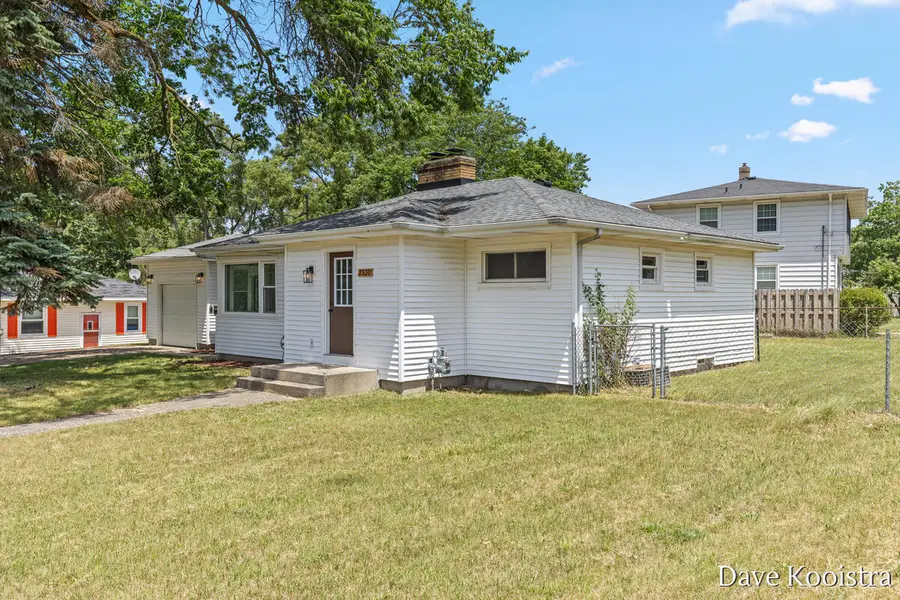 2530 De Hoop, Wyoming, MI 49509 - #2