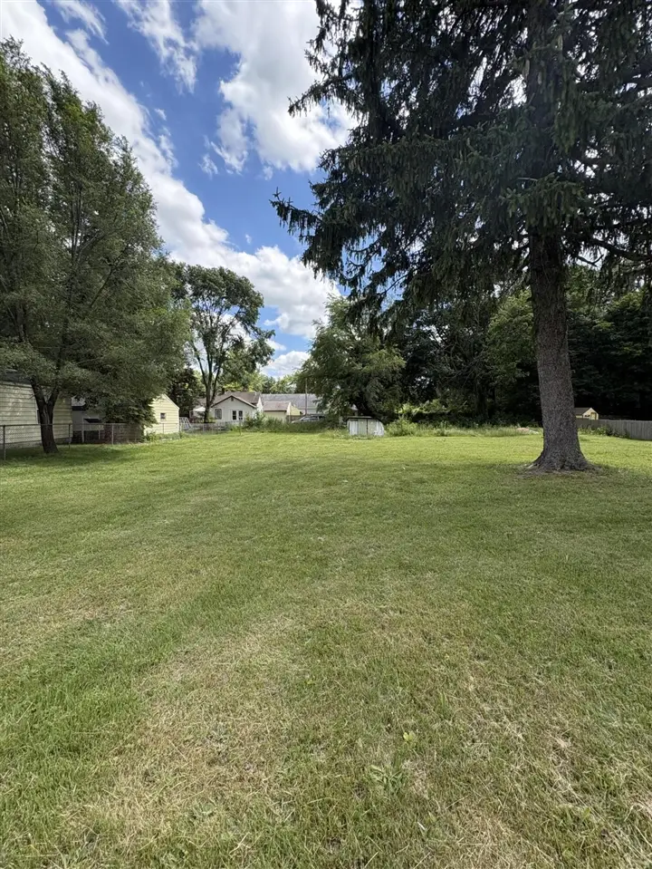 284 E Center, Coloma, MI 49038 - #1