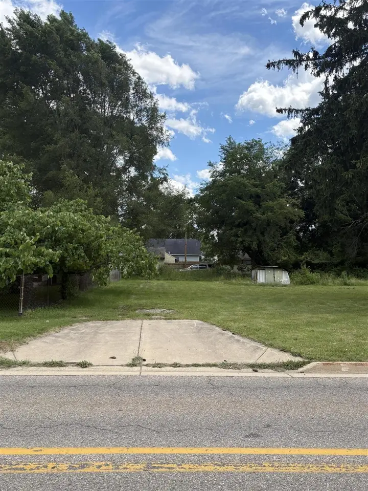 284 E Center, Coloma, MI 49038 - #3