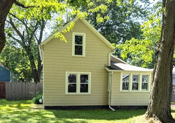 918 Wayne, Jackson, MI 49202