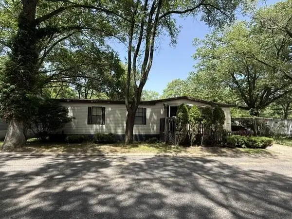 2482 Pembroke, Norton Shores, MI 49441