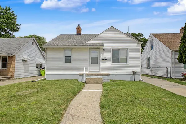 17727 Lowell, Roseville, MI 48066