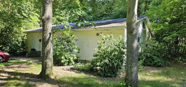 5780 104th, Grand Junction, MI 49056