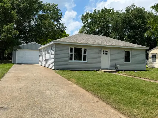 1009 N Mingo, Albion, MI 49224