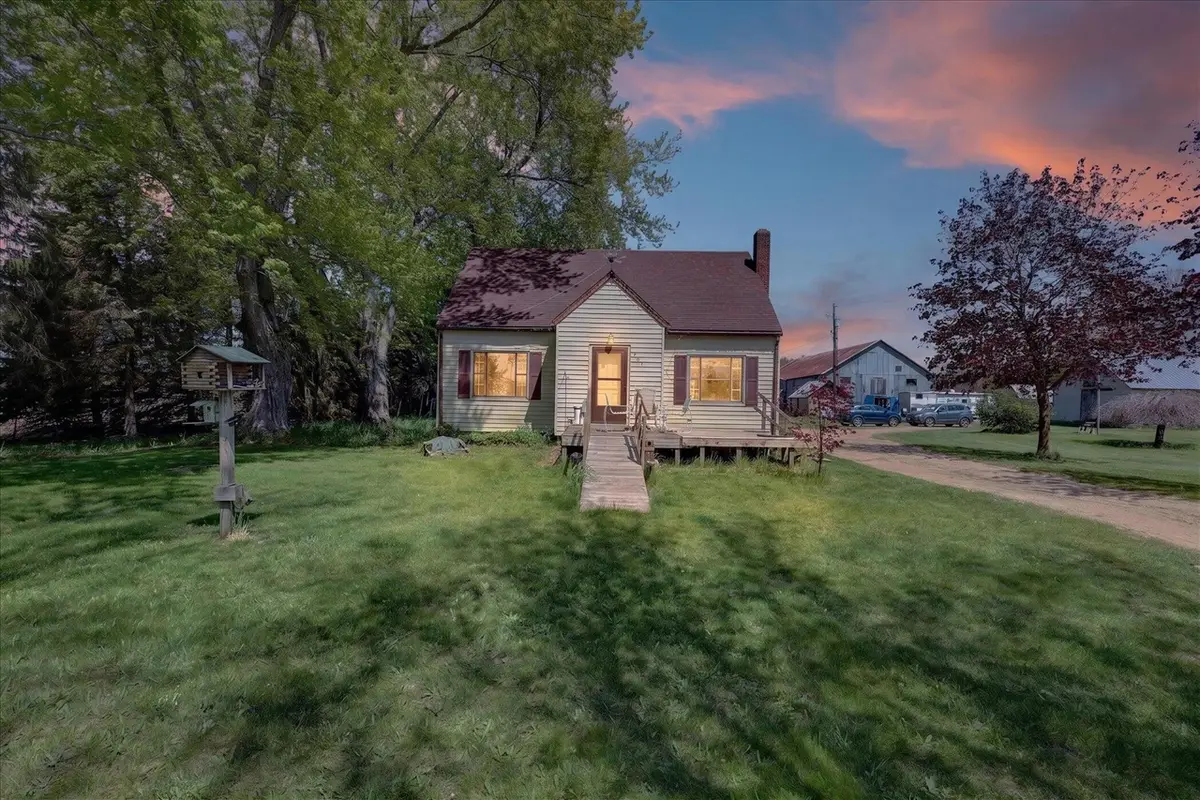 261 19 Mile, Cedar Springs, MI 49319 - #1