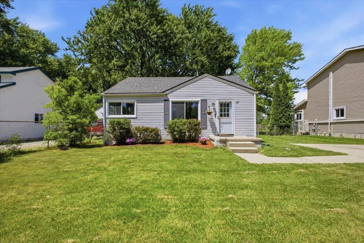 97 E Glass, Ortonville, MI 48462 - #1