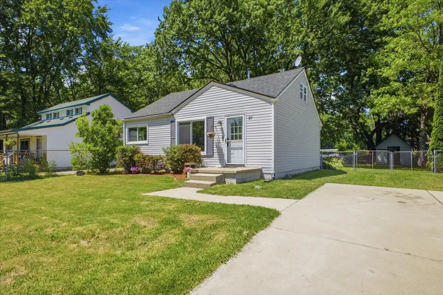 97 E Glass, Ortonville, MI 48462 - #2