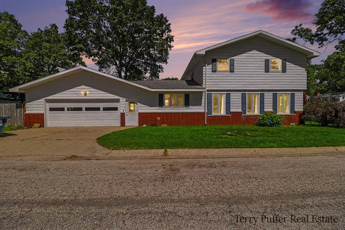 695 Miller, Muskegon, MI 49445 - #1
