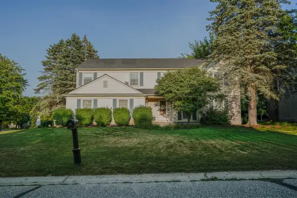 2411 Weathervane, West Bloomfield, MI 48324