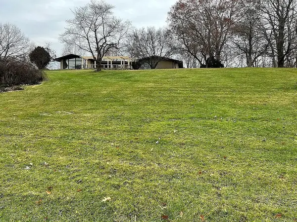 6530 Paw Paw, Coloma, MI 49038