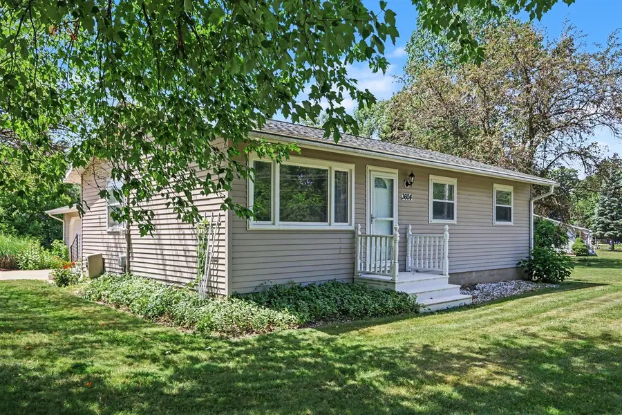 3604 Clinton, Jackson, MI 49201 - #3