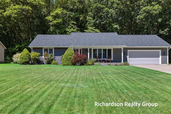 15317 Vintage, Grand Haven, MI 49417