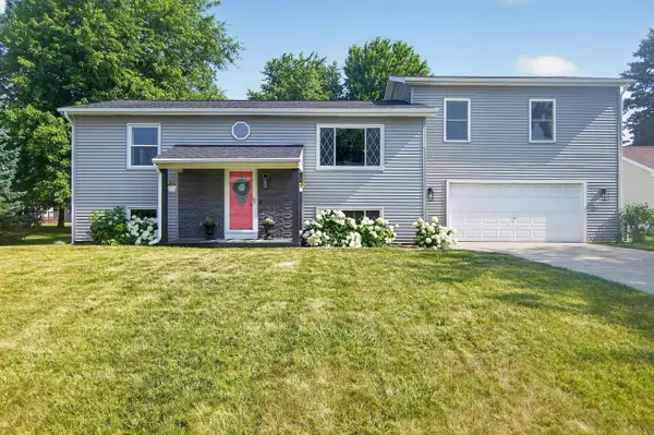 438 South, Blissfield, MI 49228